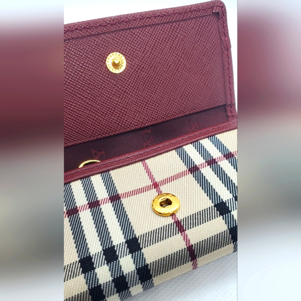 🔥HostPick🔥BURBERRY-AuthenticBurgundy Key Holder with Gold Accents -Like-New - - Picture 7 of 13